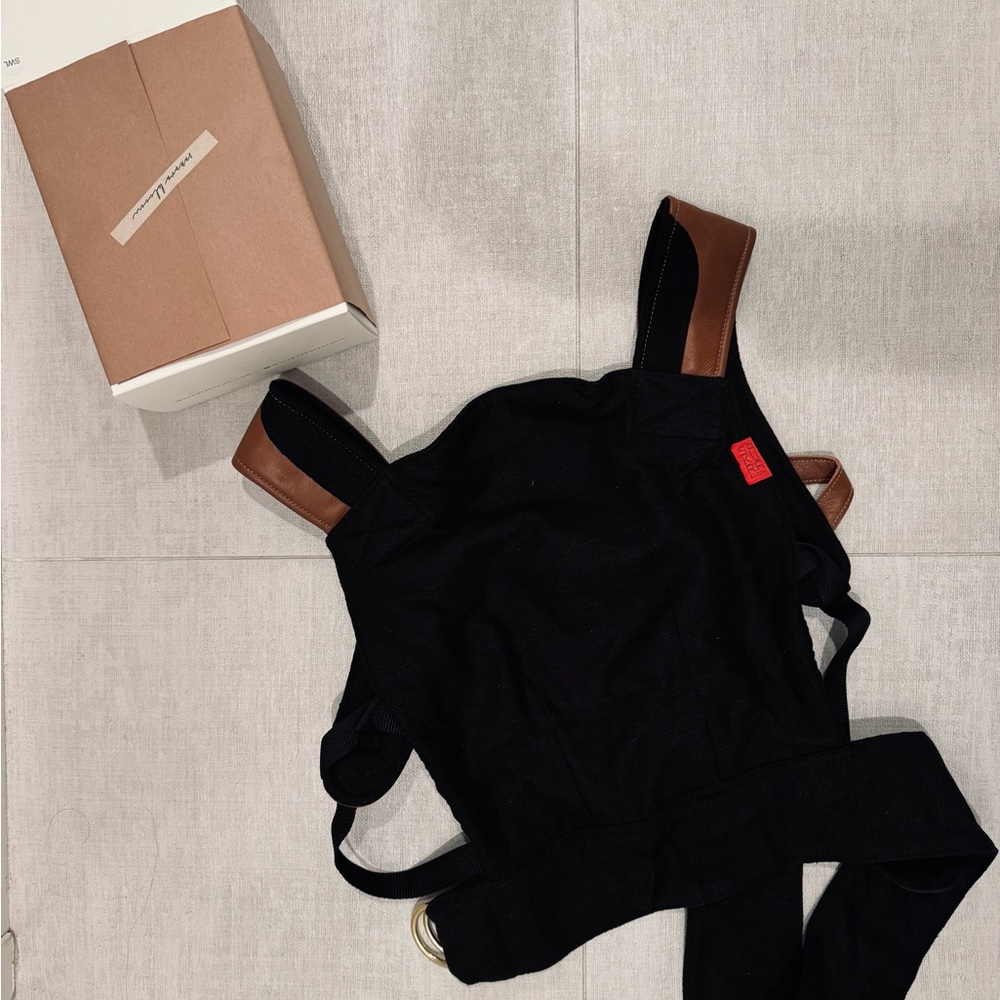 BNIB Sakura bloom scout in basalt weft cotton silk with walnut leather